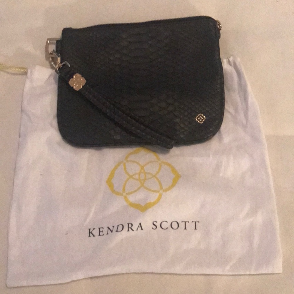 Kendra Scott Black wristlet